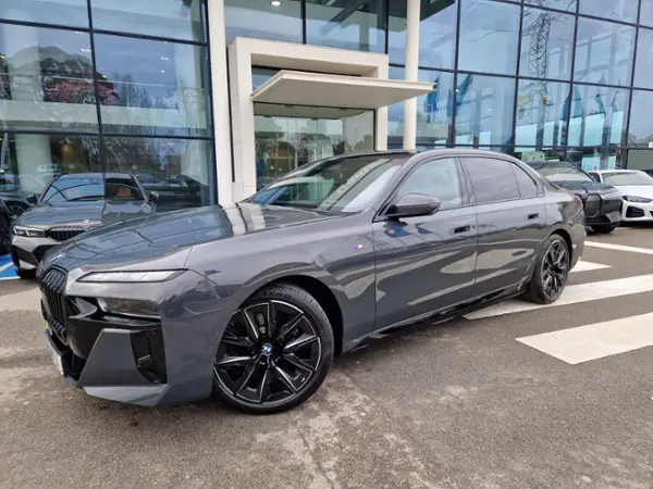 BMW I7